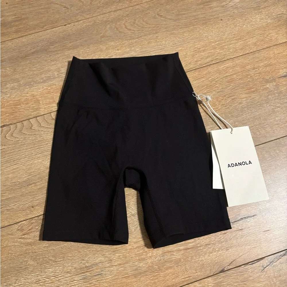 NWT Ultimate Crop Shorts - Black - Picture 3 of 5